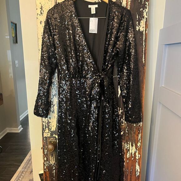 Gorgeous Black Tie Black sequined wrap dress H& M. Women’s size small. Elegant - Picture 1 of 9